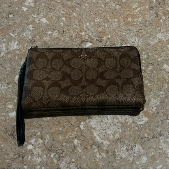 Coach Wallet - Picture 1 of 2